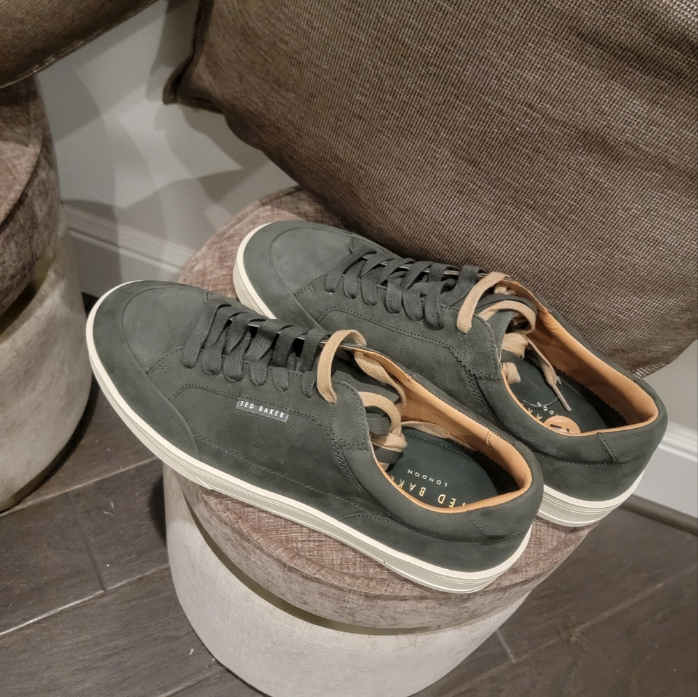 Brand new...Ted BakerMen's Green Hampstead Sneaker